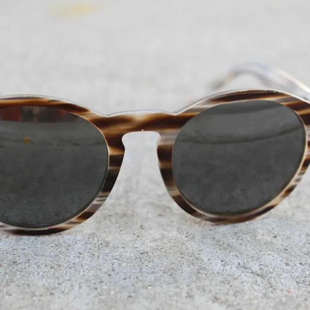 MAUI JIM | Pineapple Brown Grey Striped Acetate Sunglasses Polarized MJ 784-14D